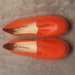 0473. EUC ~ Lipstick Red    ~ Airwalk Flats ~ So Cute ~ Size 7 ~